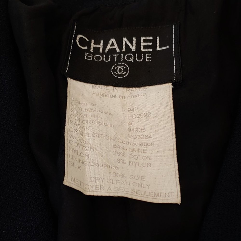 Vintage 1994 Chanel Navy Blue Boucle Jacket - Picture 6 of 14